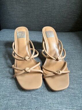 dv by Dolce Vita Beige Nude Double Knot-Strap Block Heeled Sandals size 8.5